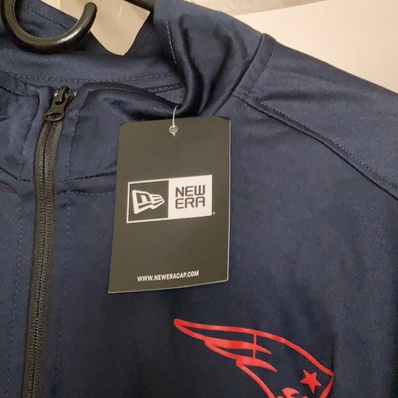 Patriots quarter zip. Tag still on it. XL. - Picture 2 of 4